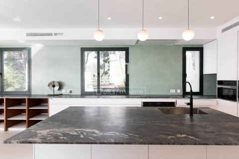 5 chambres villa à vendre à Castelldefels, Barcelona, Catalonia, Spain № 3910 - photo 3