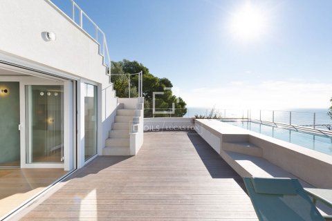 5 chambres villa à vendre à Castelldefels, Barcelona, Catalonia, Spain № 3910 - photo 2