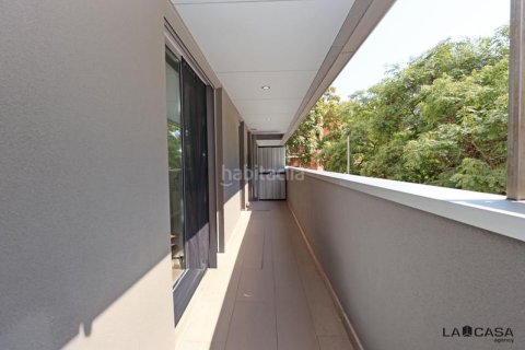 Квартира с 3 спальнями в Л'Оспиталет-де-Льобрегате, Барселона, Каталония, Испания № 2122