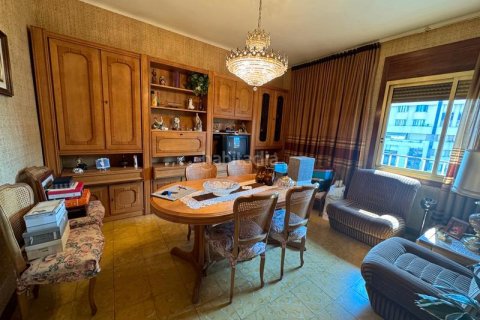 Квартира с 3 спальнями в Сантс-Монтжуике, Барселона, Каталония, Испания № 2125