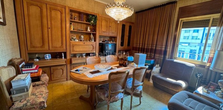 Квартира с 3 спальнями в Сантс-Монтжуике, Барселона, Каталония, Испания № 2125