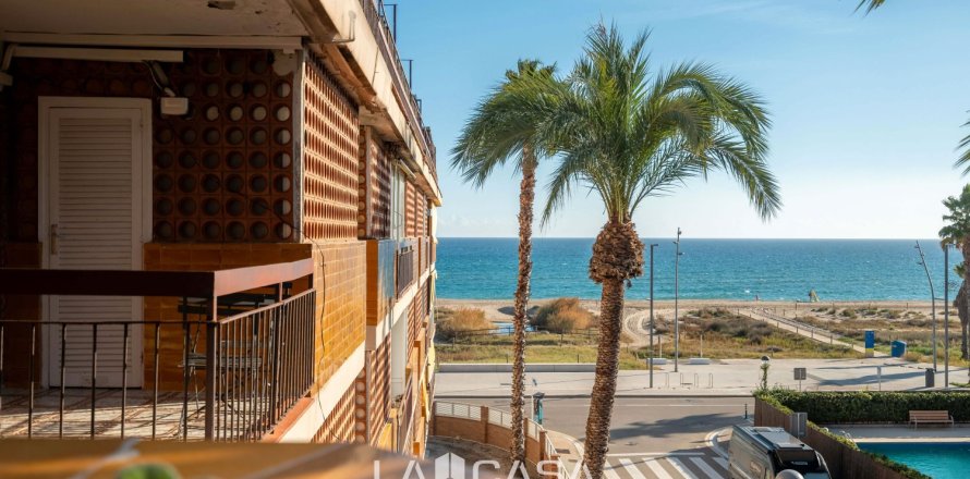 Пентхаус с 3 спальнями в Кастельдефельсе, Барселона, Каталония, Испания № 2123