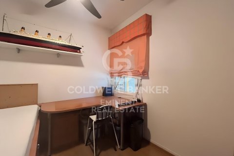 Apartamento de 4 dormitorios en venta en Barcelona, Cataluña, Spain № 7711 - foto 4