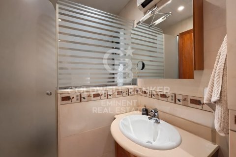 Apartamento de 4 dormitorios en venta en Barcelona, Cataluña, Spain № 7711 - foto 13