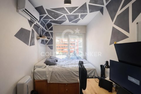 Apartamento de 4 dormitorios en venta en Barcelona, Cataluña, Spain № 7711 - foto 11