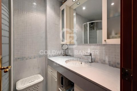 Apartamento de 4 dormitorios en venta en Barcelona, Cataluña, Spain № 7711 - foto 8