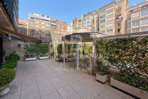 Купить квартиру в Барселона, Испания с 5 спален, 323м², № 7710 - фото 6