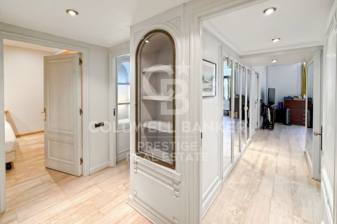 Купить квартиру в Барселона, Испания с 5 спален, 323м², № 7710 - фото 10