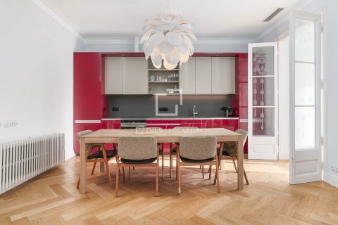 2 chambres apartment à vendre à Barcelona, Catalonia, Spain № 4035 - photo 2