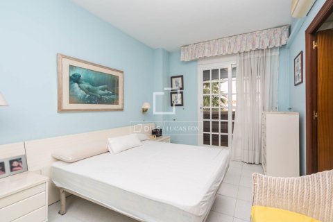 Villa de 4 dormitorios en venta en Castelldefels, Barcelona, Cataluña, Spain № 4034 - foto 19