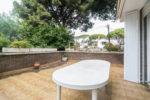 Villa de 4 dormitorios en venta en Castelldefels, Barcelona, Cataluña, Spain № 4034 - foto 13