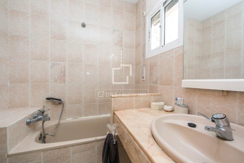 Villa de 4 dormitorios en venta en Castelldefels, Barcelona, Cataluña, Spain № 4034 - foto 23