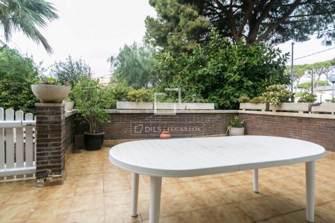Villa de 4 dormitorios en venta en Castelldefels, Barcelona, Cataluña, Spain № 4034 - foto 14