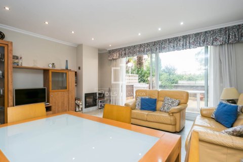 Villa de 4 dormitorios en venta en Castelldefels, Barcelona, Cataluña, Spain № 4034 - foto 9