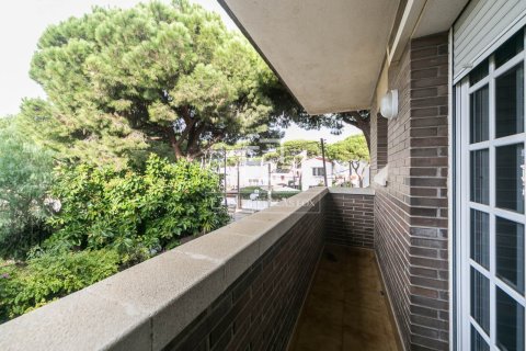 Villa de 4 dormitorios en venta en Castelldefels, Barcelona, Cataluña, Spain № 4034 - foto 25