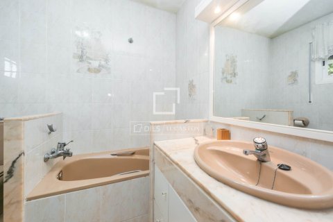 Villa de 4 dormitorios en venta en Castelldefels, Barcelona, Cataluña, Spain № 4034 - foto 22