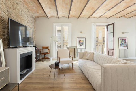 2 chambres apartment à vendre à Barcelona, Catalonia, Spain № 1798 - photo 2