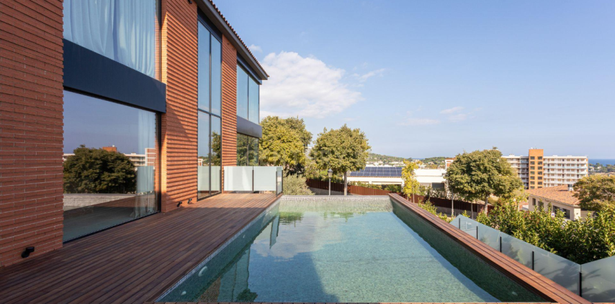 Вилла с 6 спальнями в Барселоне, Каталония, Испания № 1797