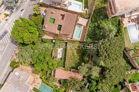 Земельный участок в Сан-Жуст-Десверне, Барселона, Каталония, Испания № 2576