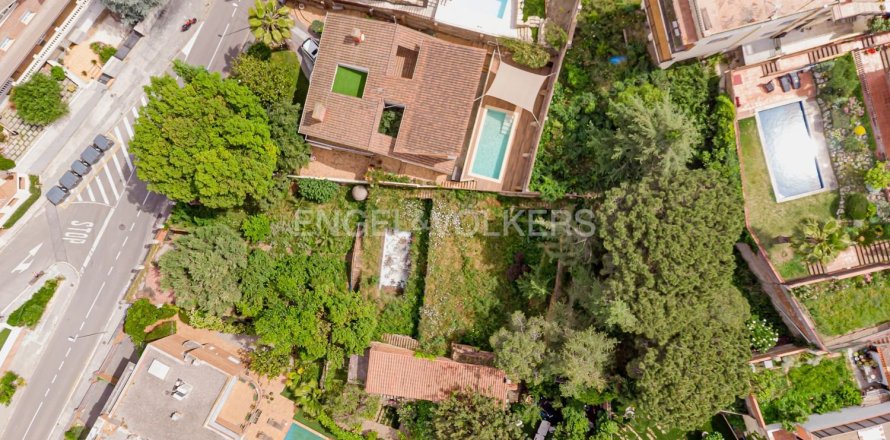 Земельный участок в Сан-Жуст-Десверне, Барселона, Каталония, Испания № 2576