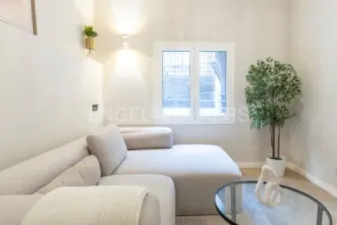 Квартира с 2 спальнями в Сантс-Монтжуике, Барселона, Каталония, Испания № 2571