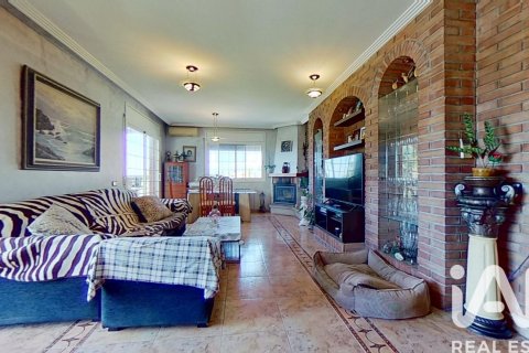 Сasa de 5 dormitorios en venta en El Vendrell, Tarragona, Cataluña, Spain № 7451 - foto 29
