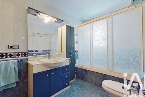 Сasa de 5 dormitorios en venta en El Vendrell, Tarragona, Cataluña, Spain № 7451 - foto 15