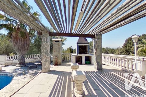 Сasa de 5 dormitorios en venta en El Vendrell, Tarragona, Cataluña, Spain № 7451 - foto 8