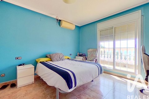 Сasa de 5 dormitorios en venta en El Vendrell, Tarragona, Cataluña, Spain № 7451 - foto 13