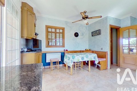 Сasa de 5 dormitorios en venta en El Vendrell, Tarragona, Cataluña, Spain № 7451 - foto 22