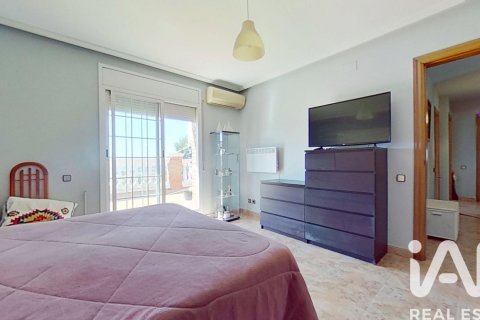 Сasa de 5 dormitorios en venta en El Vendrell, Tarragona, Cataluña, Spain № 7451 - foto 17