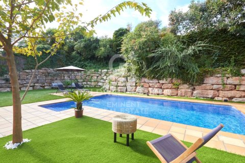 Купить дом в Сан-Кугат-дель-Вальес, Испания с 6 спален, 1046м², № 5760 - фото 3