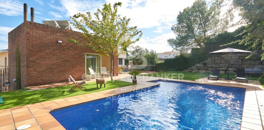 Дом с 6 спальнями в Сан-Кугат-дель-Вальесе, Барселона, Каталония, Испания № 5760