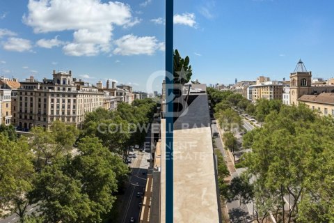 1 bedroom penthouse for sale in Barcelona, Catalonia, Spain № 5761 - photo 2