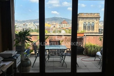 1 bedroom penthouse for sale in Barcelona, Catalonia, Spain № 5761 - photo 3