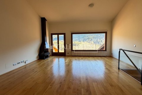 3 bedrooms penthouse for rent in Principado De Andorra (Ninguna Poblacion Tiene C.P.), Lleida, Catalonia, Spain № 6099 - photo 2