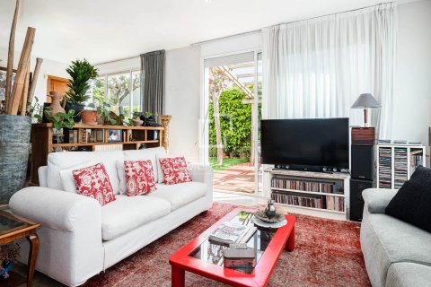 4 bedrooms villa for sale in Castelldefels, Barcelona, Catalonia, Spain № 6604 - photo 4