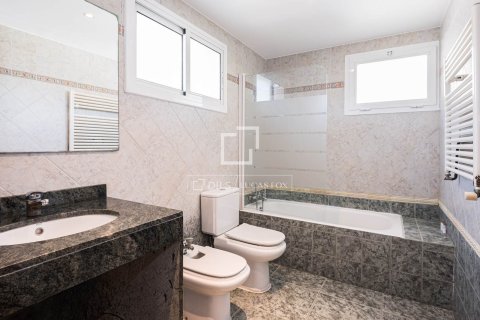 4 bedrooms villa for sale in Castelldefels, Barcelona, Catalonia, Spain № 6604 - photo 24