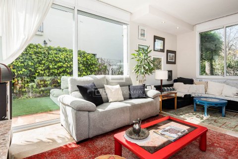 4 bedrooms villa for sale in Castelldefels, Barcelona, Catalonia, Spain № 6604 - photo 3