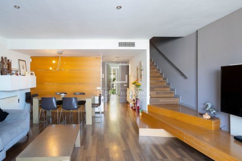 4 bedrooms villa for sale in Sant Pol de Mar, Barcelona, Catalonia, Spain № 6605 - photo 7