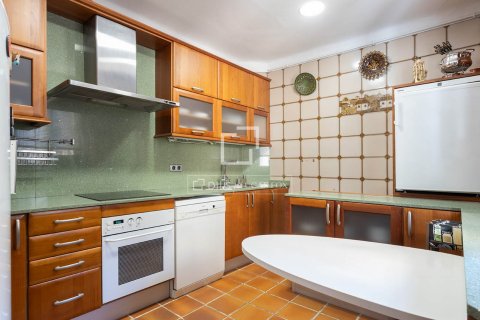 Купить квартиру в Барселона, Испания с 5 спален, 270м², № 6609 - фото 10
