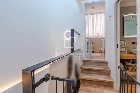 Villa de 2 dormitorios en venta en Esplugues de Llobregat, Barcelona, Cataluña, Spain № 6608 - foto 25