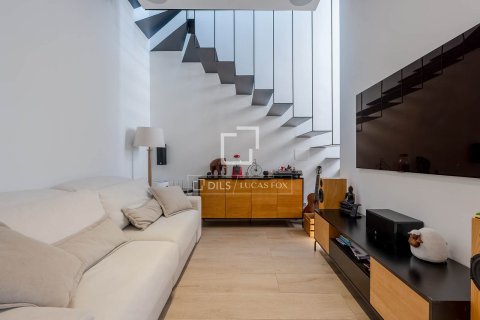 Villa de 2 dormitorios en venta en Esplugues de Llobregat, Barcelona, Cataluña, Spain № 6608 - foto 6