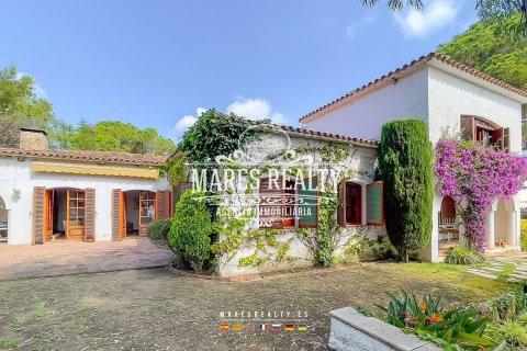 Купить виллу в Льорет-де-Мар, Испания с 10 спален, 575м², № 1015 - фото 3