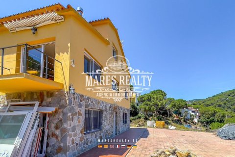 Купить виллу в Льорет-де-Мар, Испания с 5 спален, 317м², № 1014 - фото 2