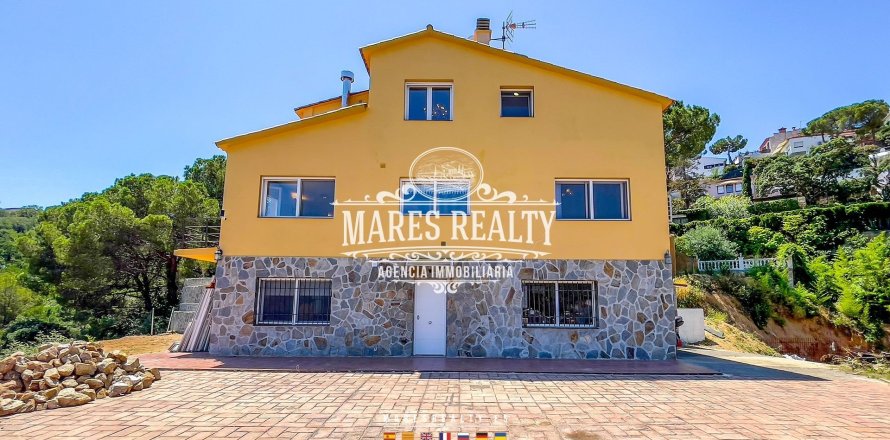 Вилла с 5 спальнями в Льорет-де-Мар, Герона, Каталония, Испания № 1014