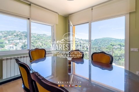 Купить виллу в Льорет-де-Мар, Испания с 5 спален, 317м², № 1014 - фото 9