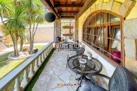 Купить виллу в Льорет-де-Мар, Испания с 5 спален, 205м², № 1017 - фото 3