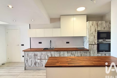 4 bedrooms apartment for sale in Vilanova i la Geltru, Barcelona, Catalonia, Spain № 7423 - photo 30