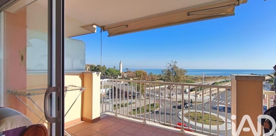 4 bedrooms apartment for sale in Vilanova i la Geltru, Barcelona, Catalonia, Spain № 7423